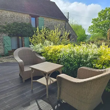 Escapade Nature, 2 Maisons De Charme Pour 6 Hébergement de vacances Fay (Orne)