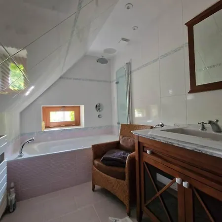 Escapade Nature, 2 Maisons De Charme Pour 6 *